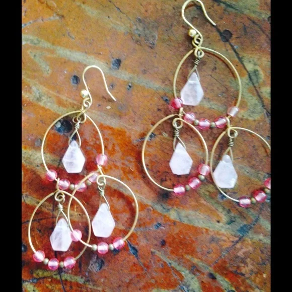 Handmade gold wire and pink stone 3 hoop earrings - Picture 2 of 2